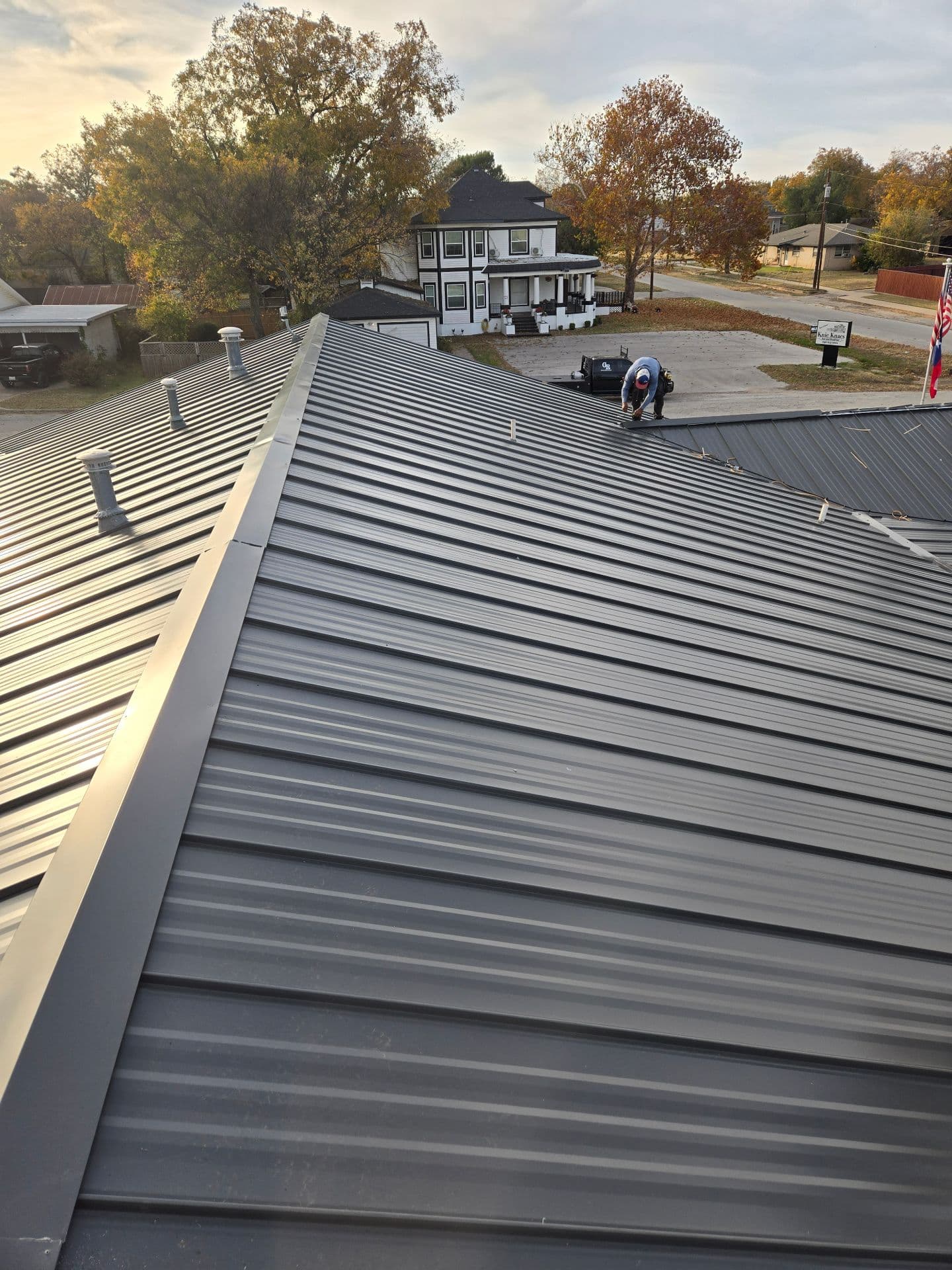 Seamless Metal Roofing Installation in Your Neighborhood